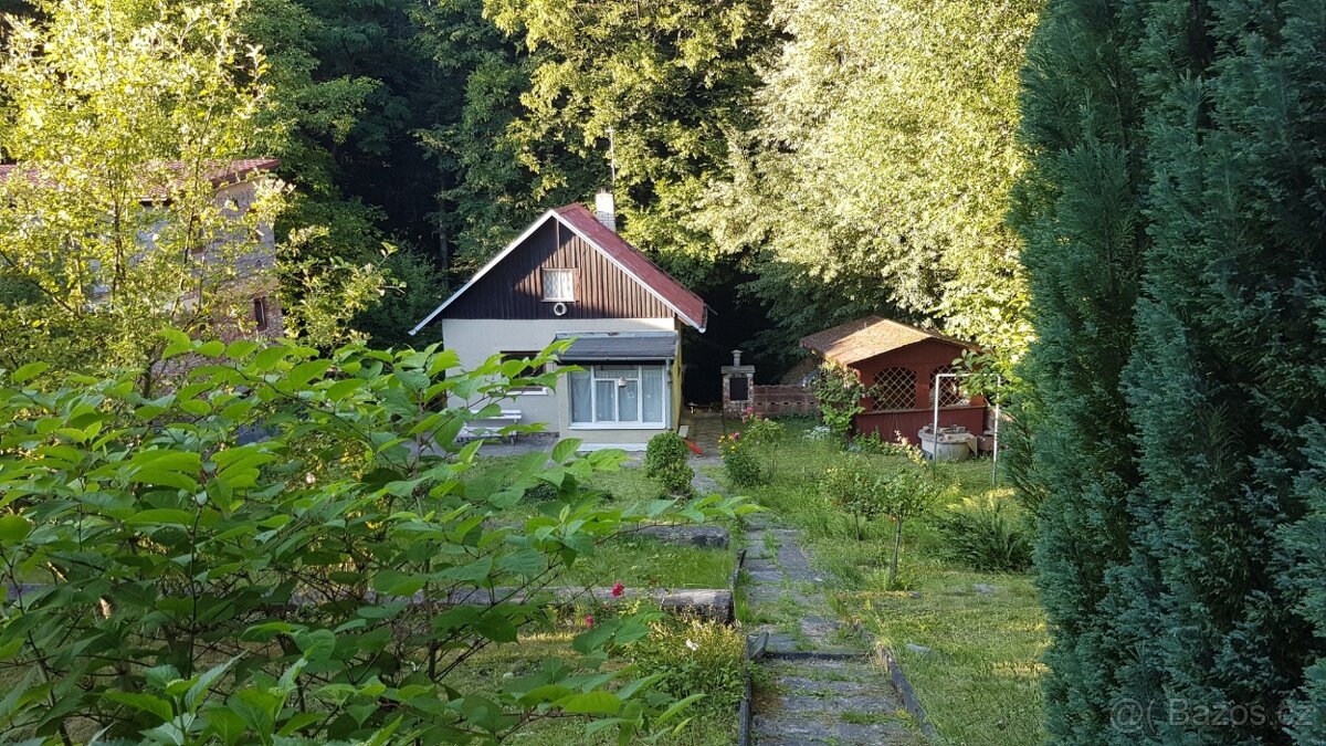 Prodej pozemku 806 m2 v Útěchově - 2