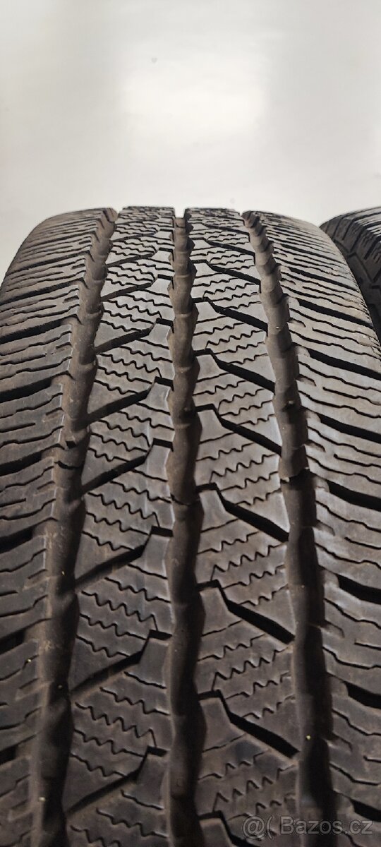 215/60/17C Continental WinterVan, DOT 2923, 8.2mm-7.5mm - 2