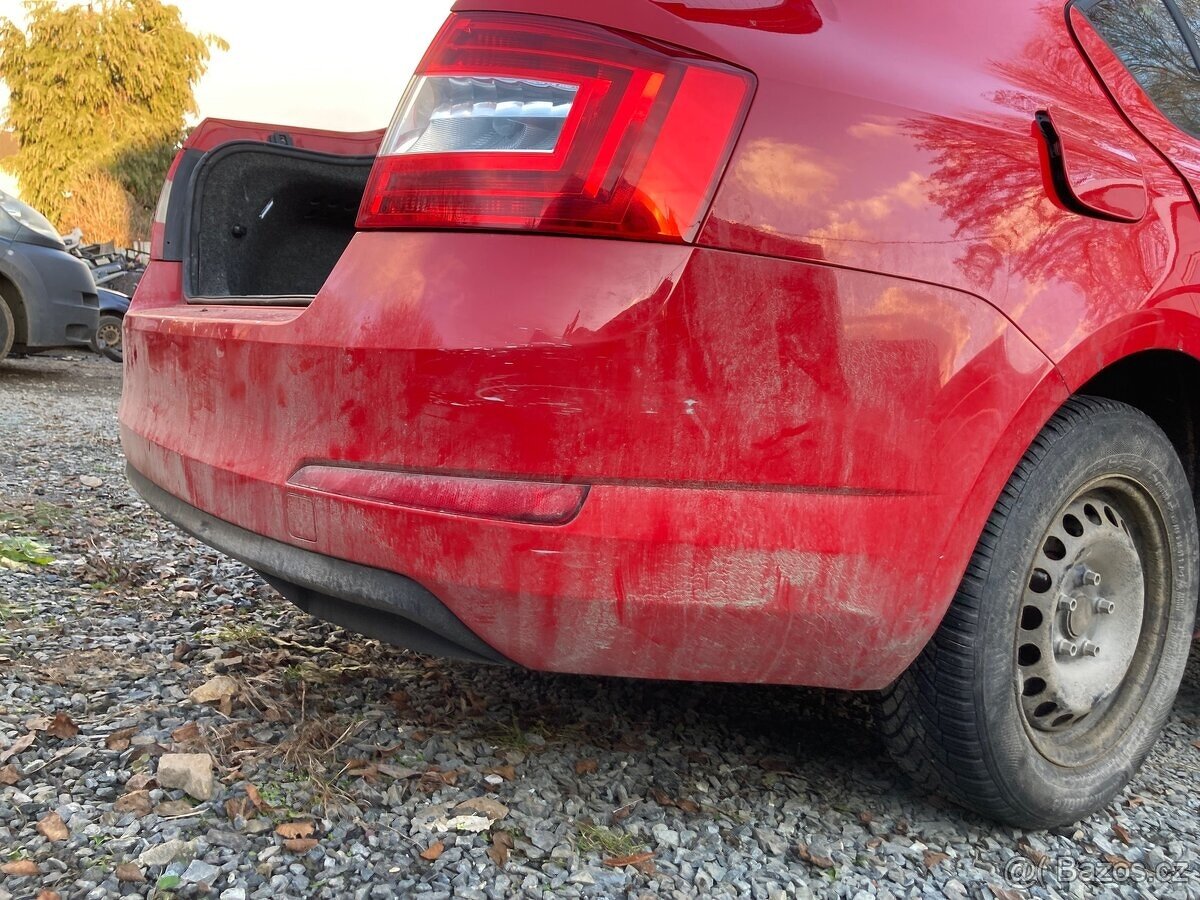Zadní nárazník Škoda Octavia 3 sedan - 2
