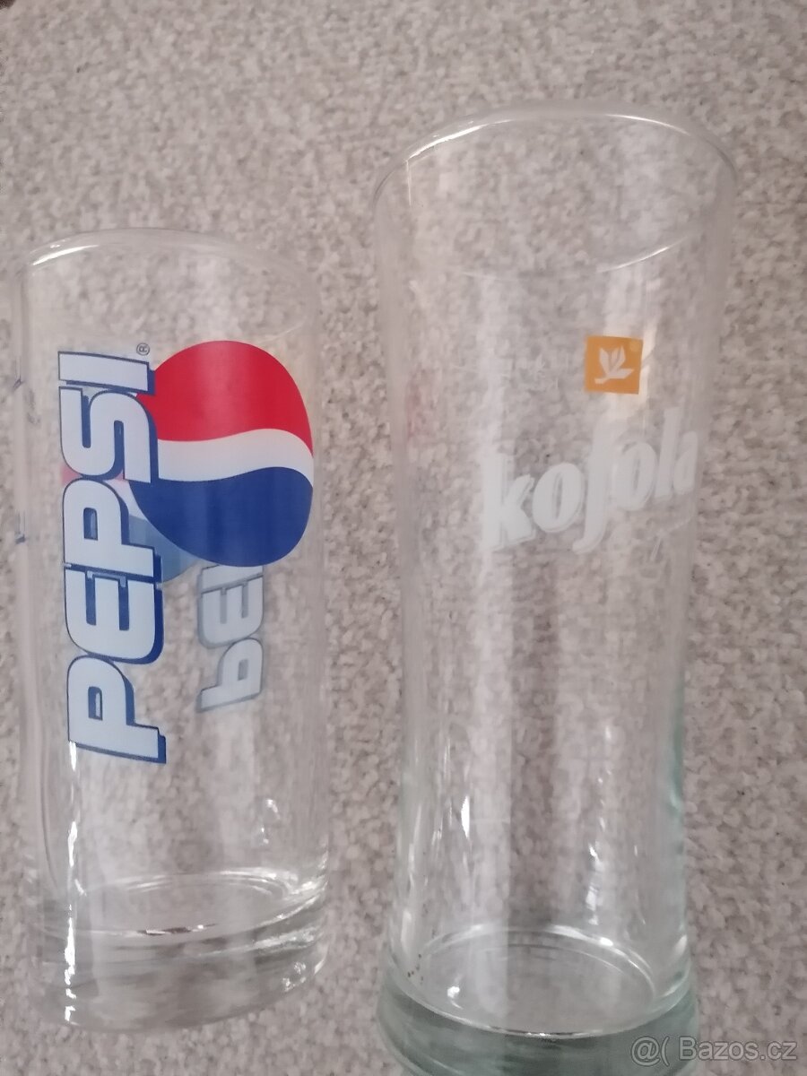 Hrnečky skleničky, jahody, růže - 2