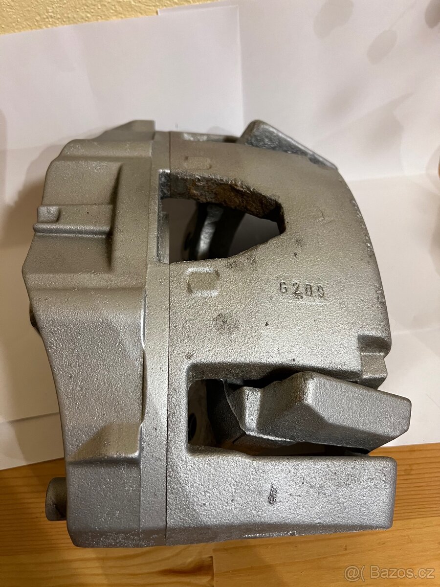 Brzdové třmeny přední - Volvo XC90 D5 - 2