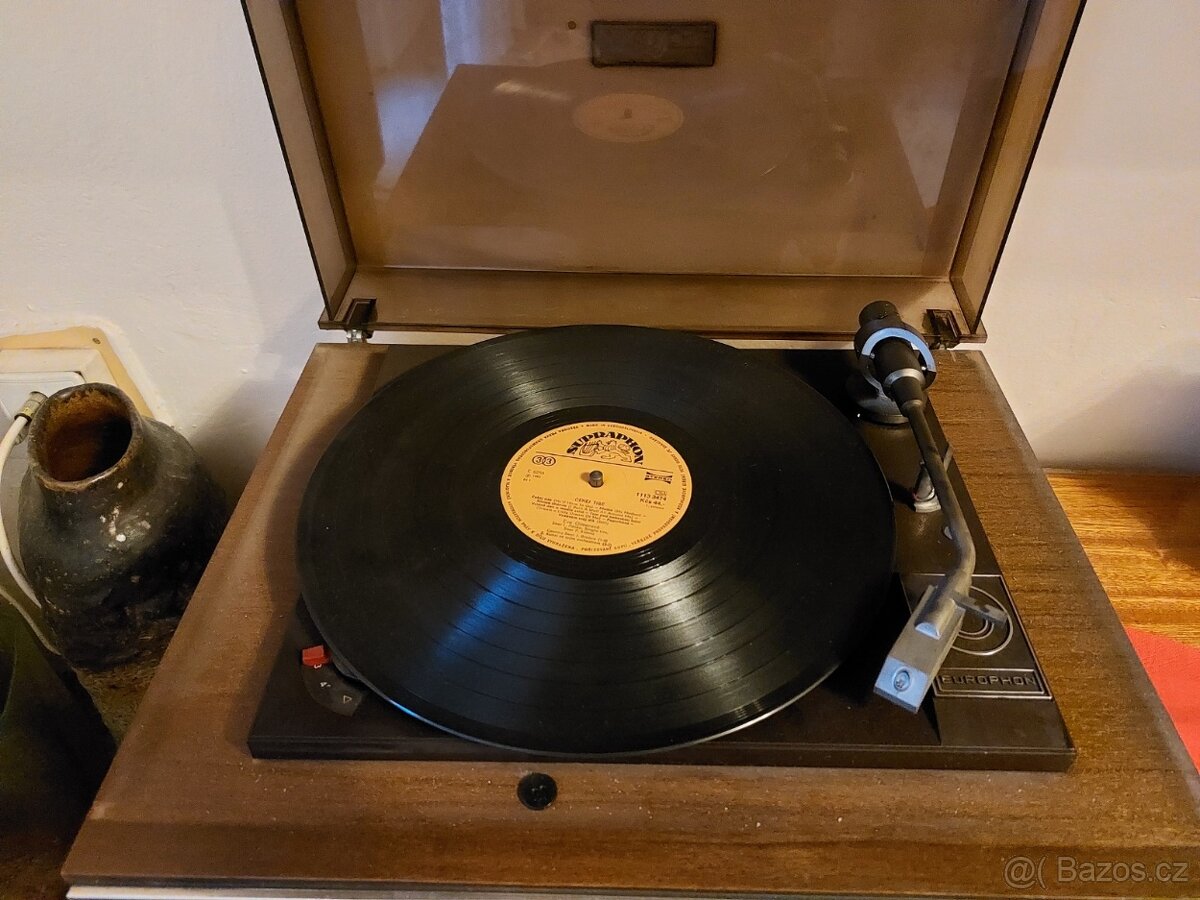 Starý gramofon - 2