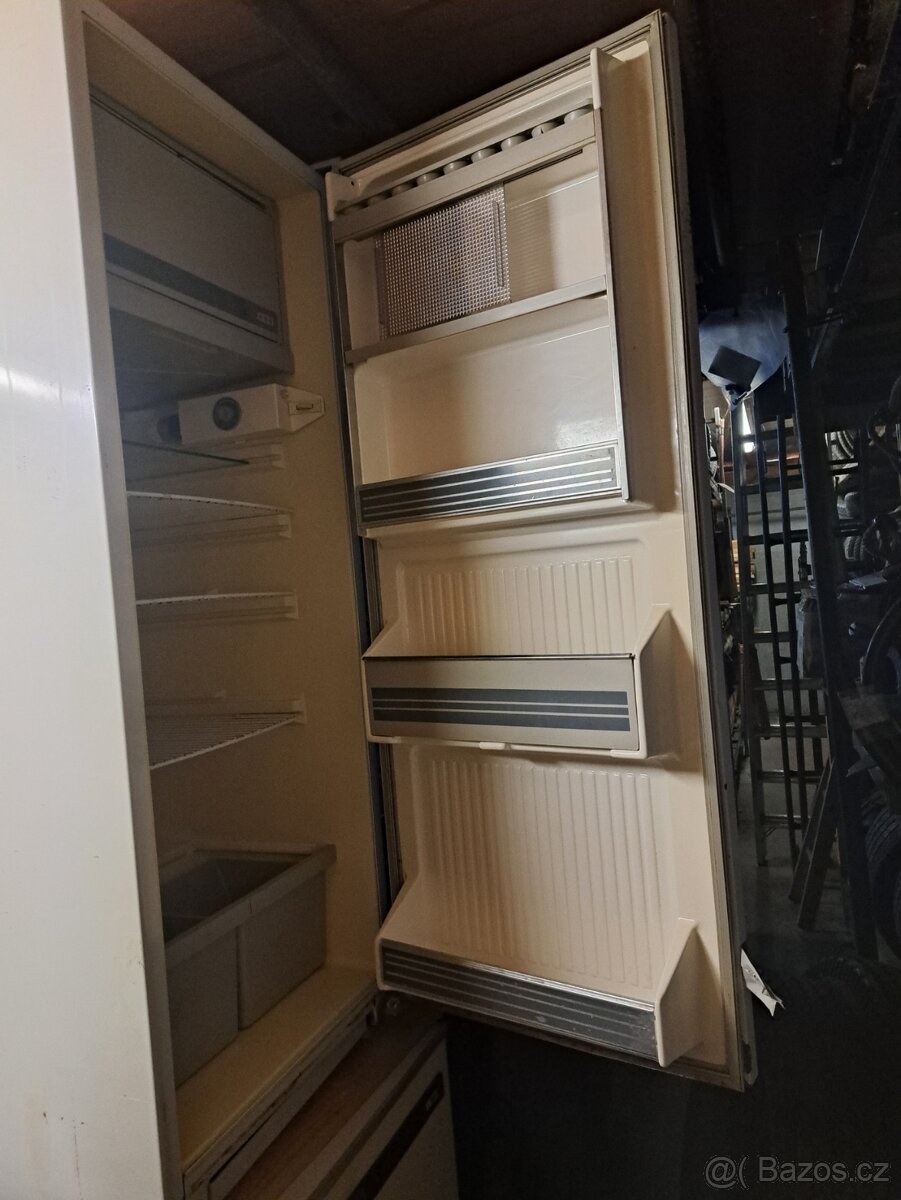 Lednička s mrazákem - 2