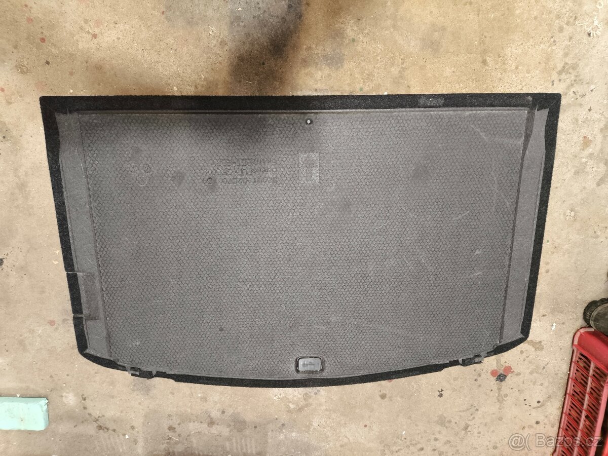 Dno zavazadlového prostoru Auris kombi - 2