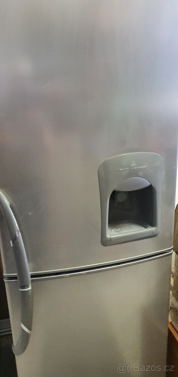 LG lednice s výdejníkem vody/ledu - 2