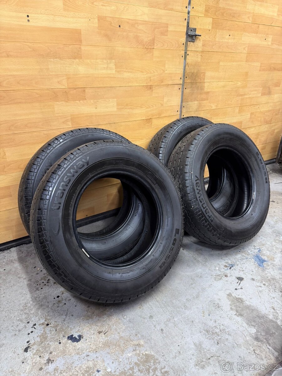 Letní pneu 215/75/16C - 2