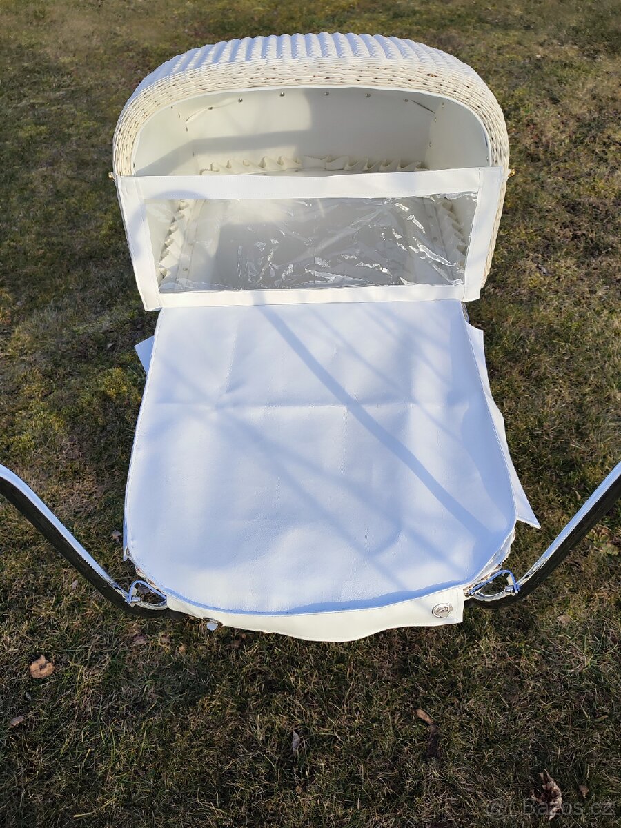 Renovovaný proutěný retro kočárek Liberta - 2