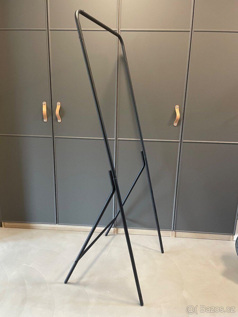 Stojanový věšák - 2