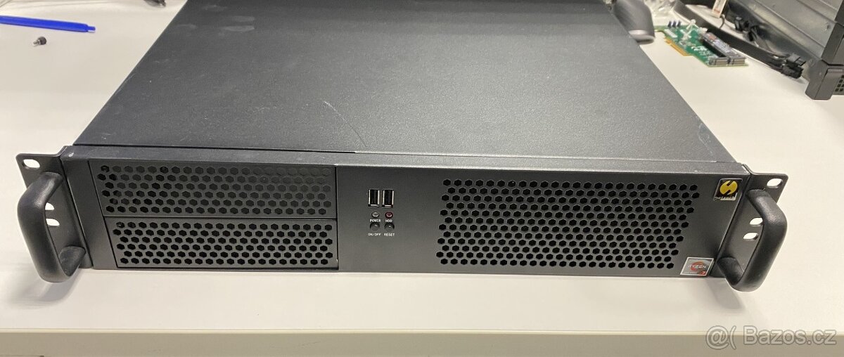 2U Mini-ITX/MicroATX PC Rack Skříň | Netrack NP5107 + NP5114 - 2