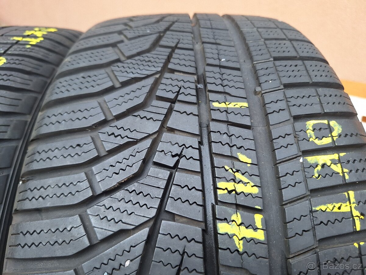 Prodám zimní pneu 225/40/18 Hankook - 2