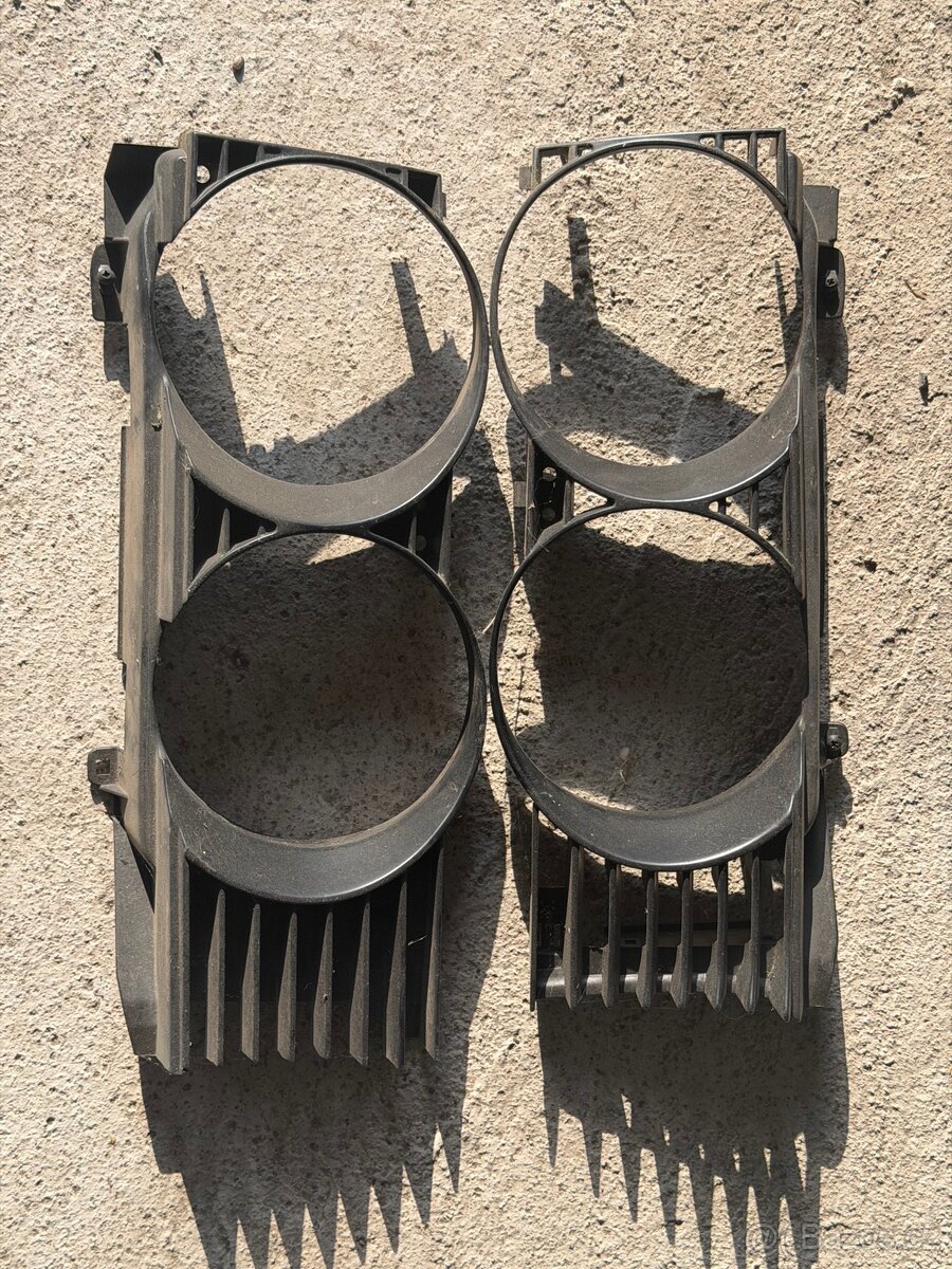 Bmw e32 plasty kolem předních světel - 2