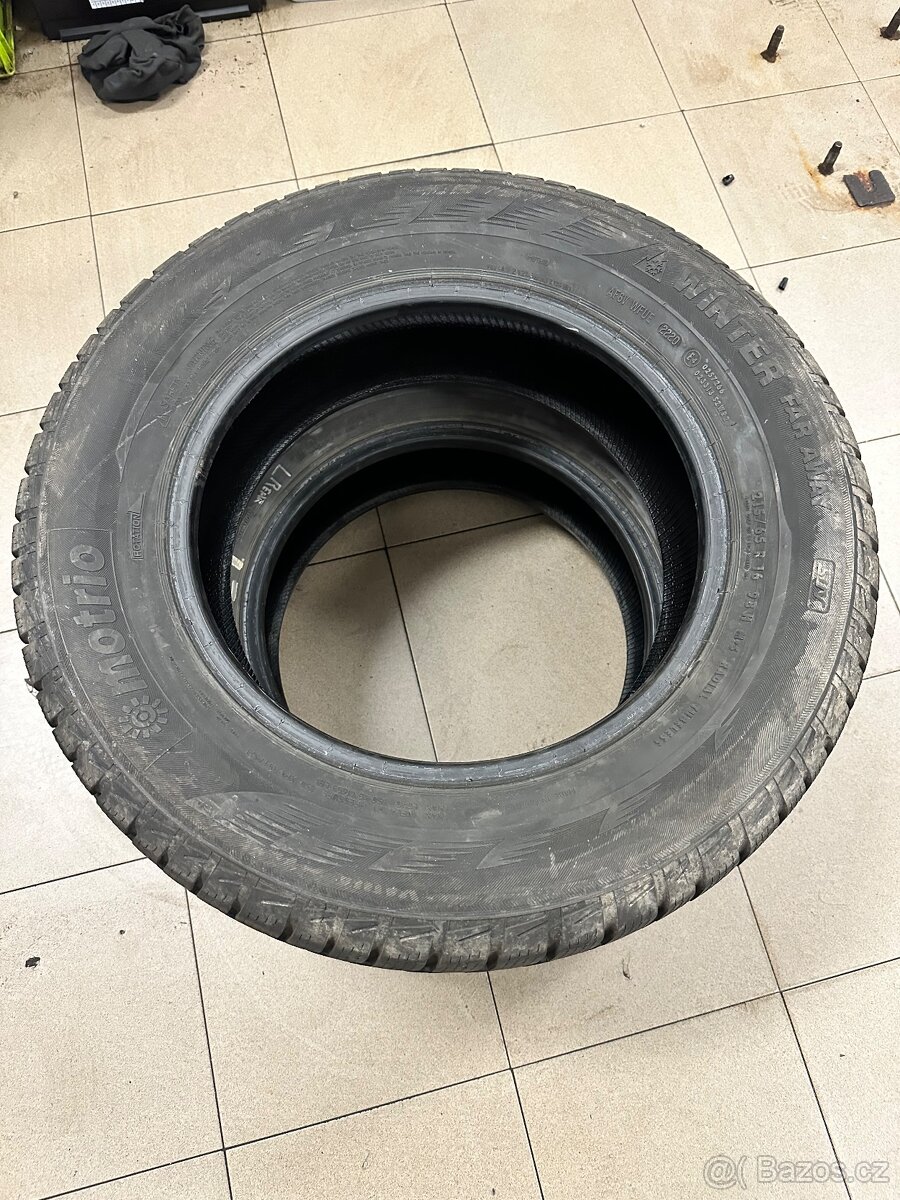 Zimní pneu 215/65 R16 6,5mm - 2
