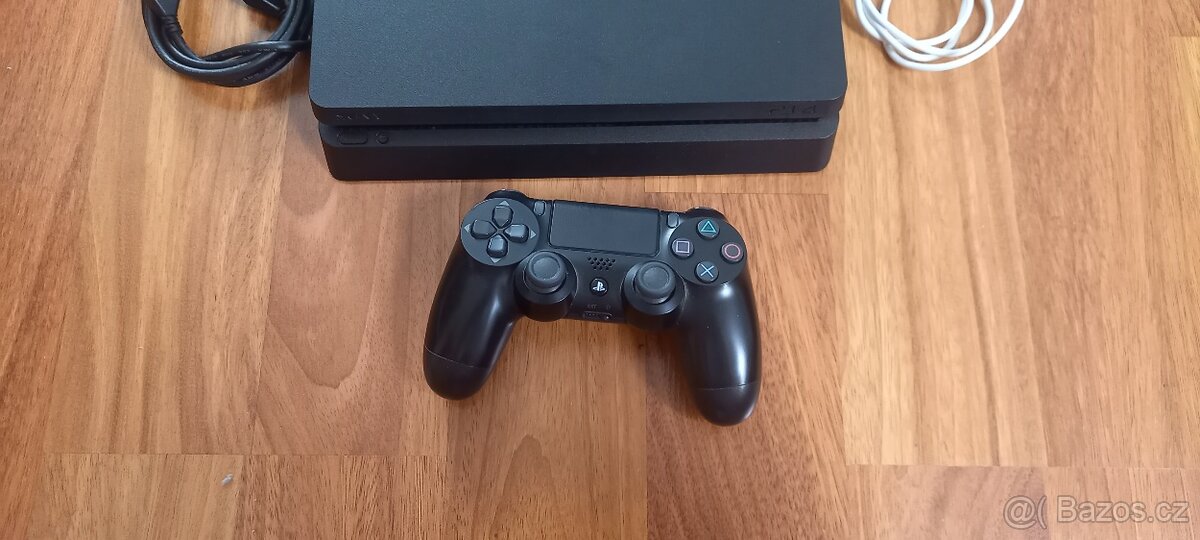 Prodám playstation 4 500GB slim - 2