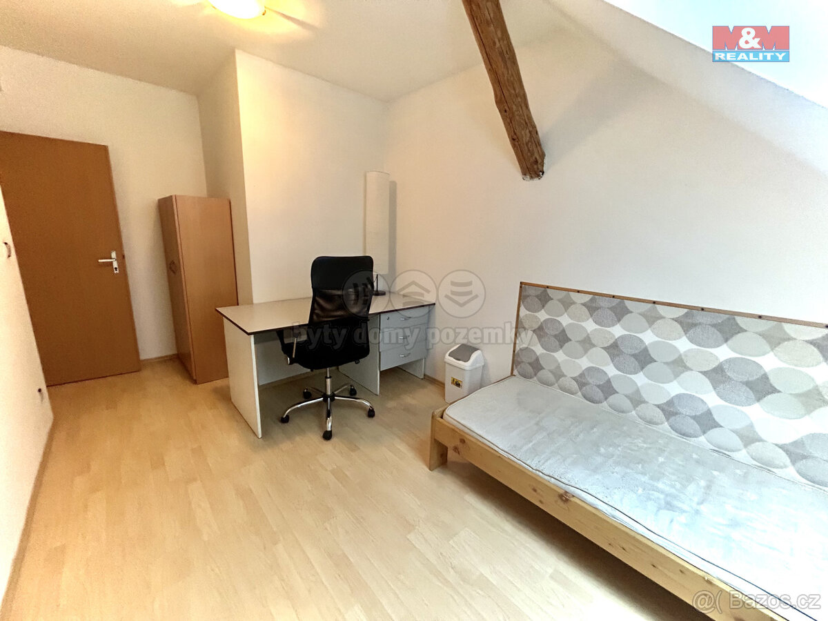 Pronájem bytu 3+kk, 12 m², Zlín, ul. třída 3. května, pokoj - 2