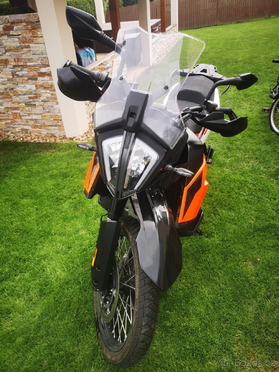 Motocykl KTM 790 Adventure