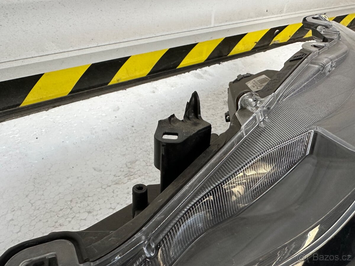 Levé přední světlo+disk Toyota Corolla E21 - 2