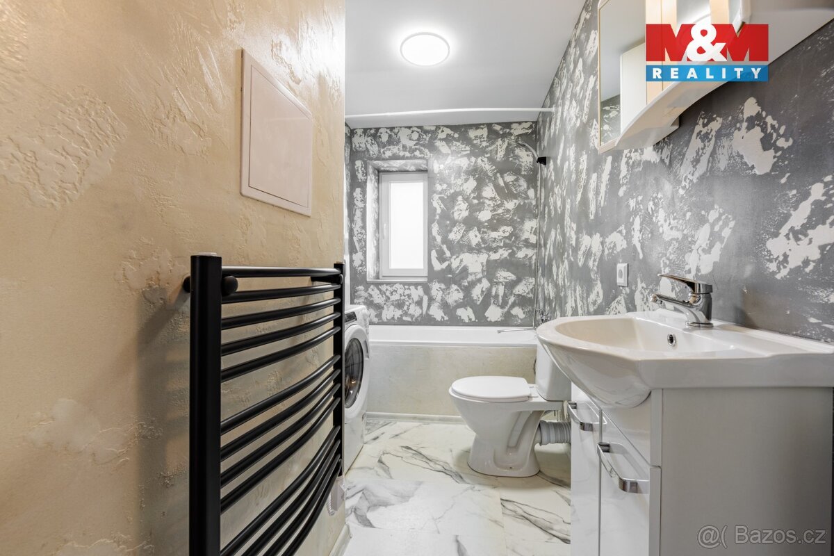 Prodej bytu 2+kk v Karlových Varech, 40 m2, ul. Závodu míru - 2