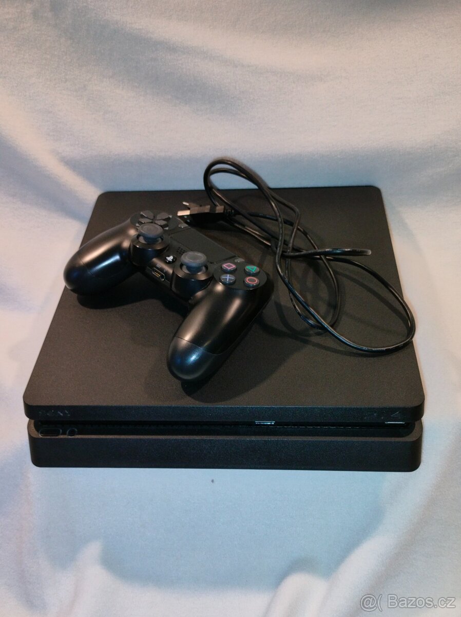 Prodám - playstation 4 slim 500 GB + Příslušenství - 2