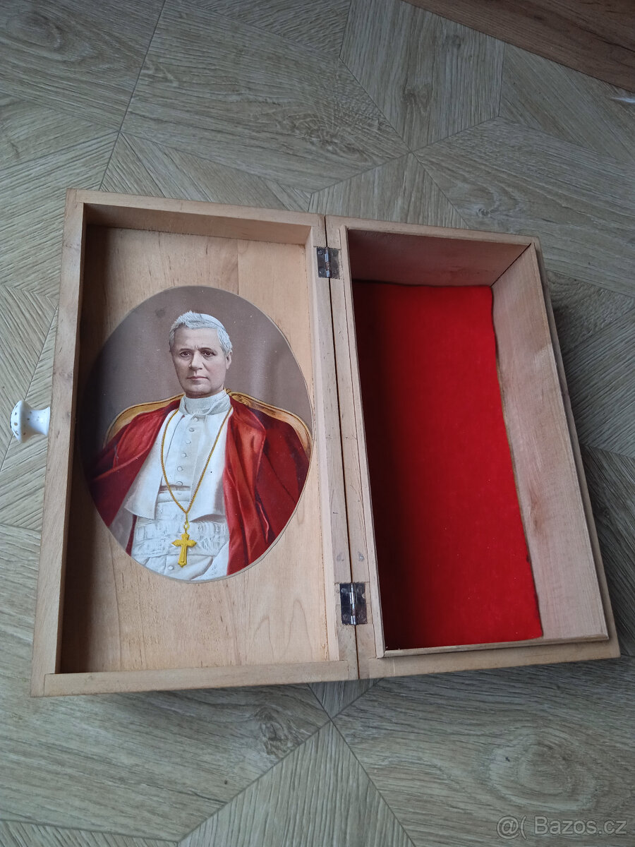 Prodám levně starou dřevěnou krabičku - 2