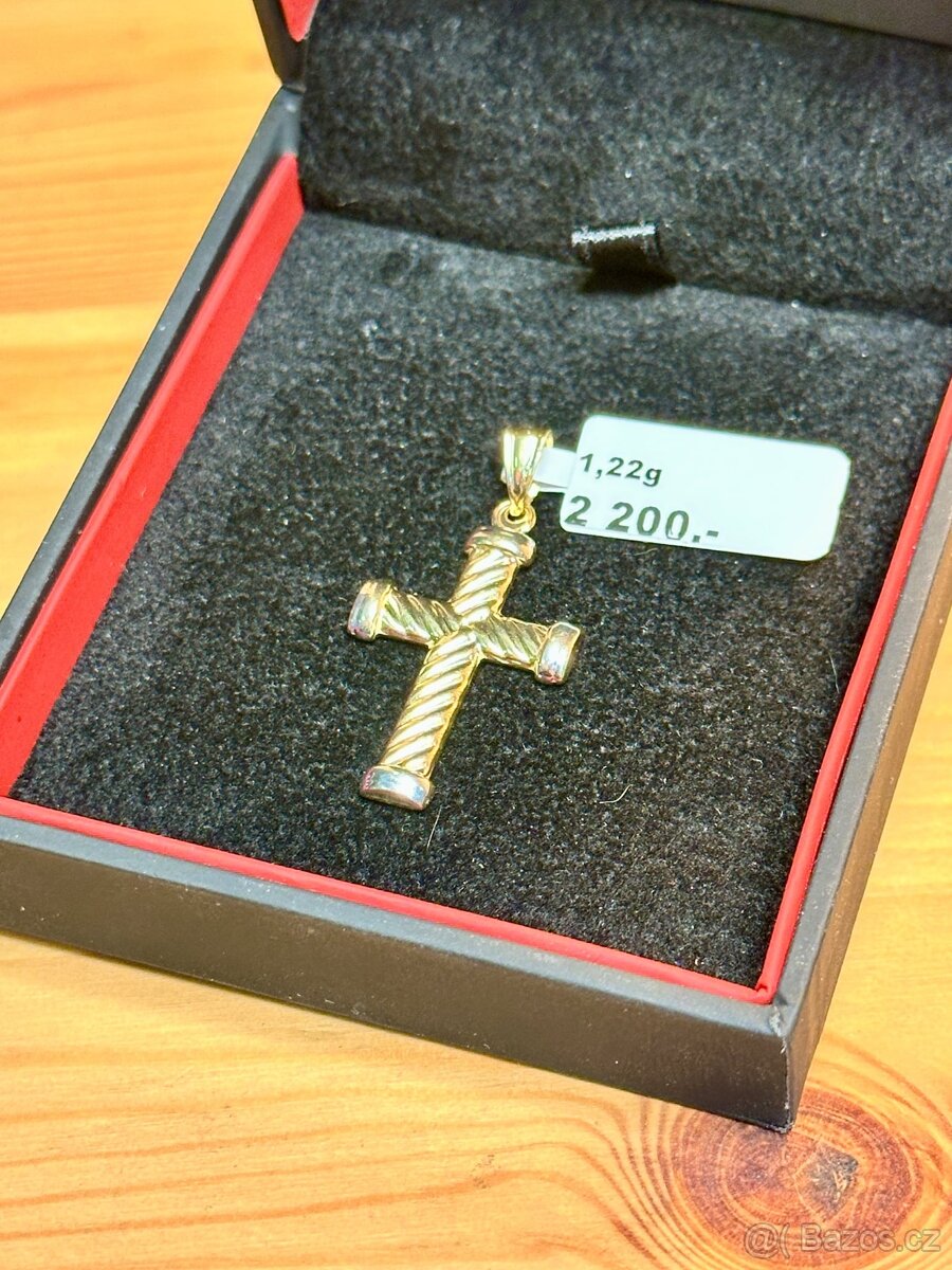 Zlatý přívěsek 1,22g - 2