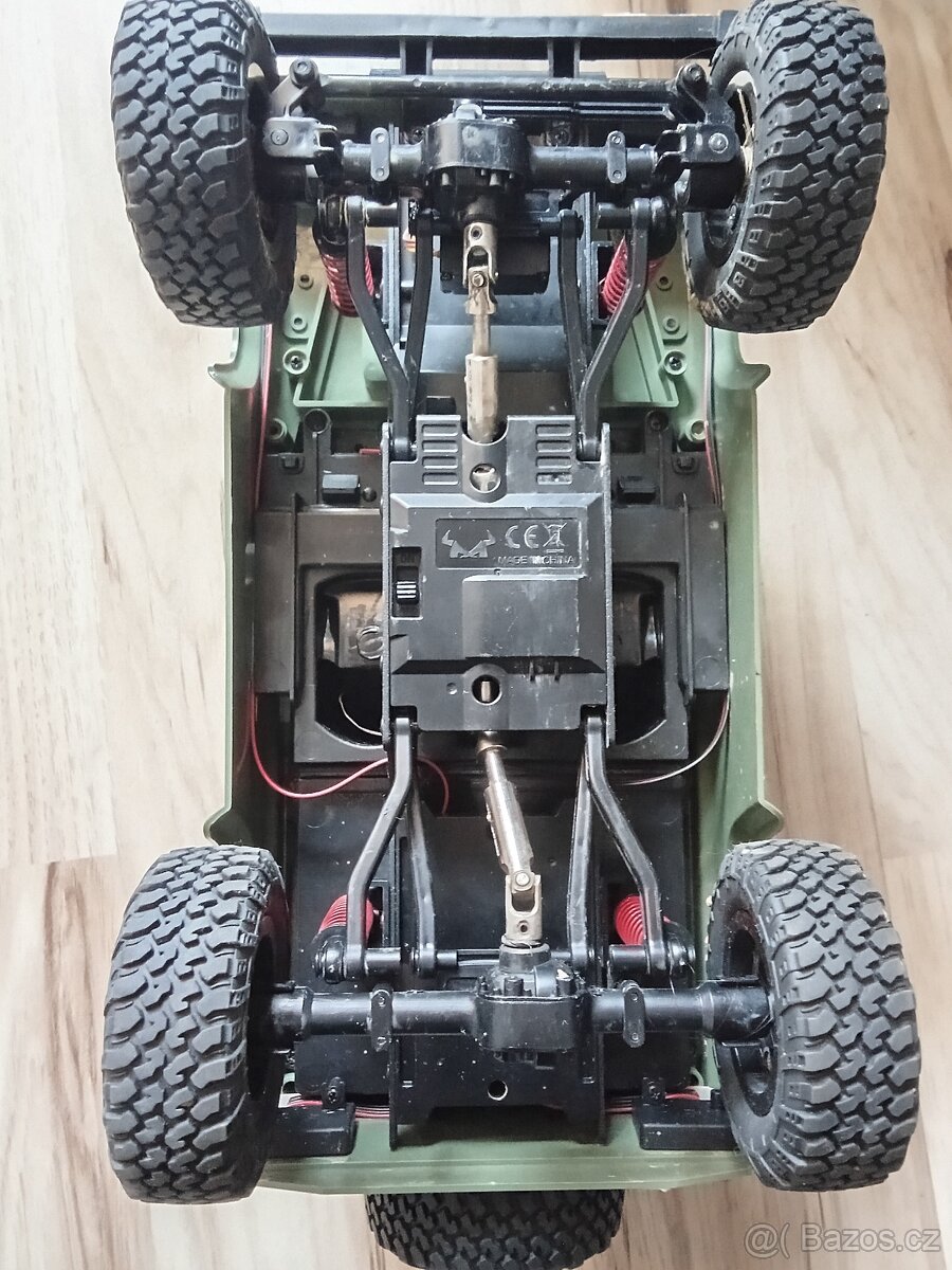 Model RC auto RMT land rover defender T98 v olivové barva - 2