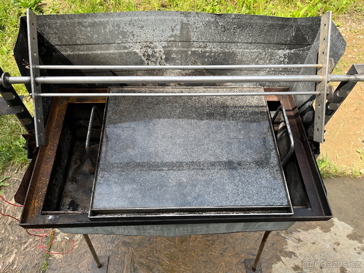 Gril s žulovou deskou a jehlou - 2