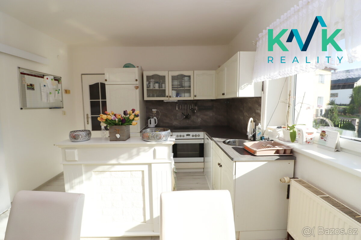 Prodej rodinného domu 3+1 se společenskou místností a barem, - 2