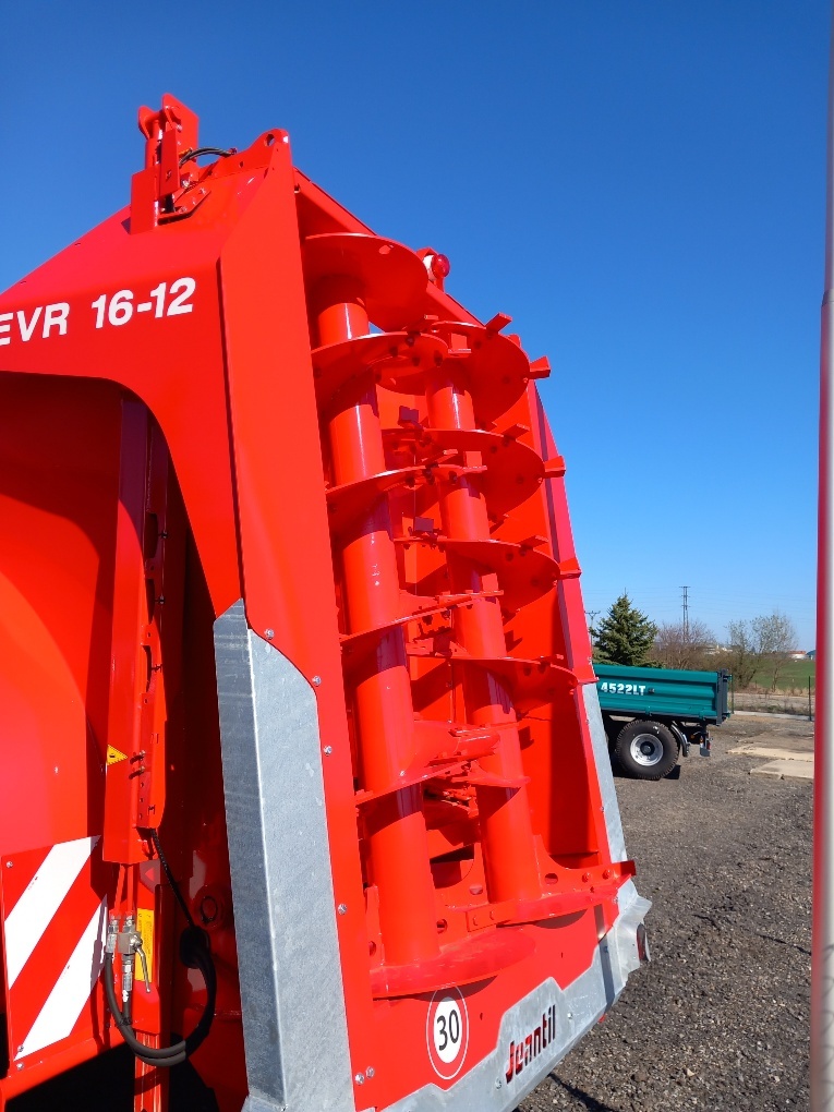 Rozmetadlo hnoje - 2