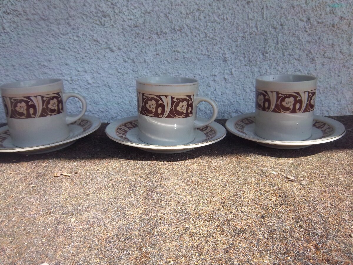 hrnek s podšálkem - 2