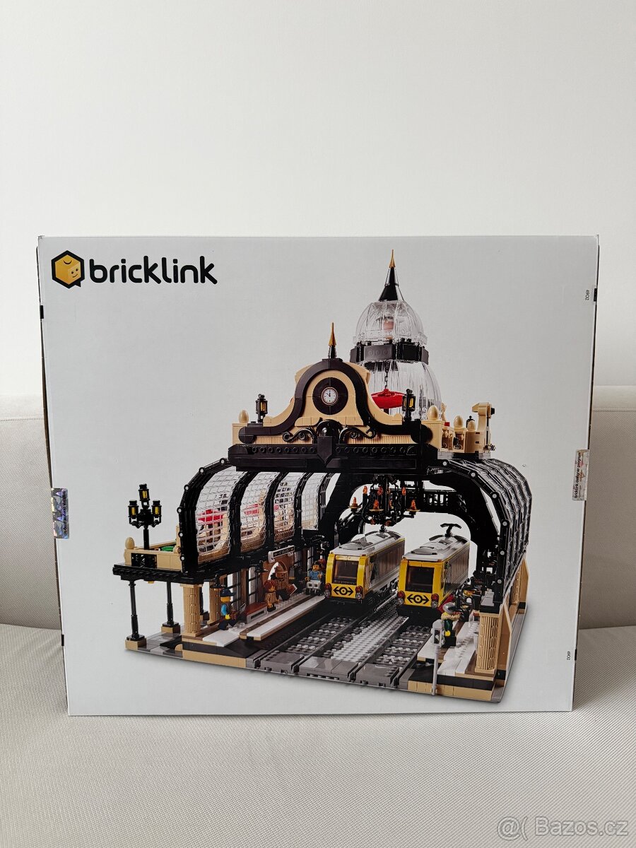 910002 LEGO Studgate Train Station - 2
