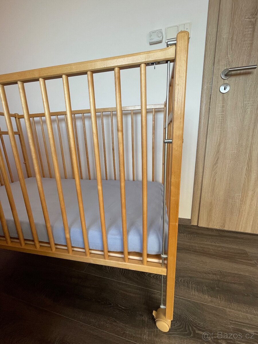 Postýlka 120x60 na kolečkách - 2