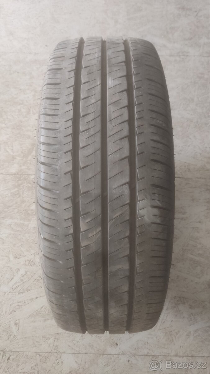 Letní pneu 235/65/16c - 2