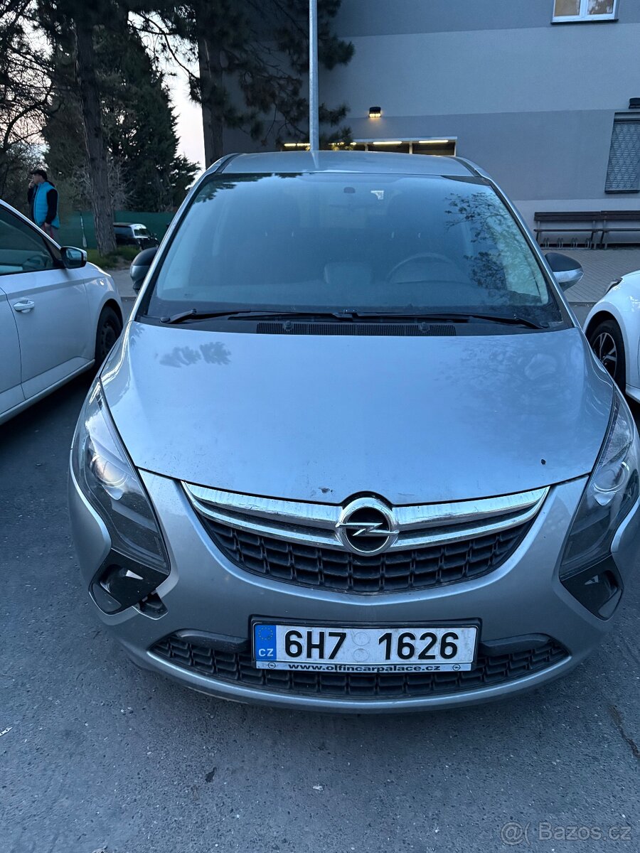 Opel Zafira Tourer - 2