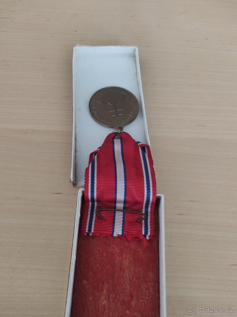 Medaile a vyznamenání - 2