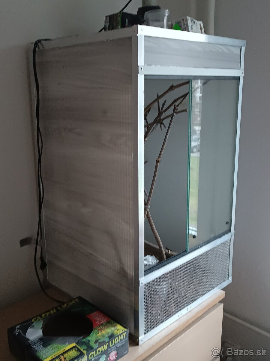 Terarium pro chamelon - 2