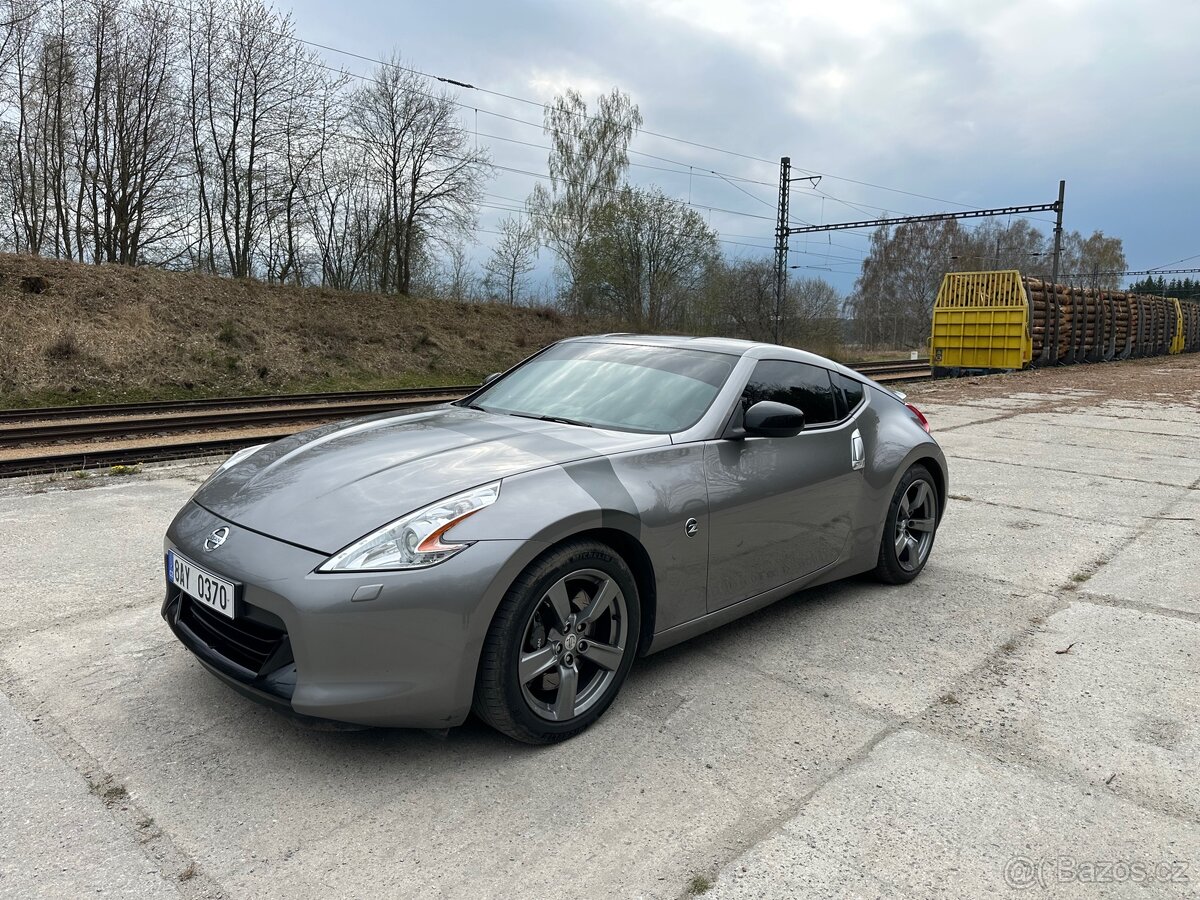 Nissan 370z - 2