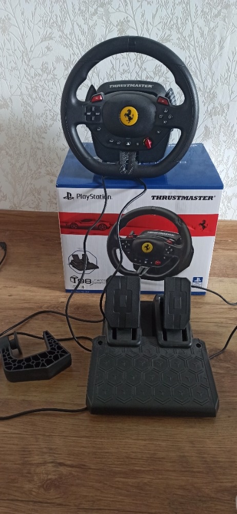 Volant Thrustmaster T98 Ferrari 296 PS5/PS4/PC - v záruce - 2