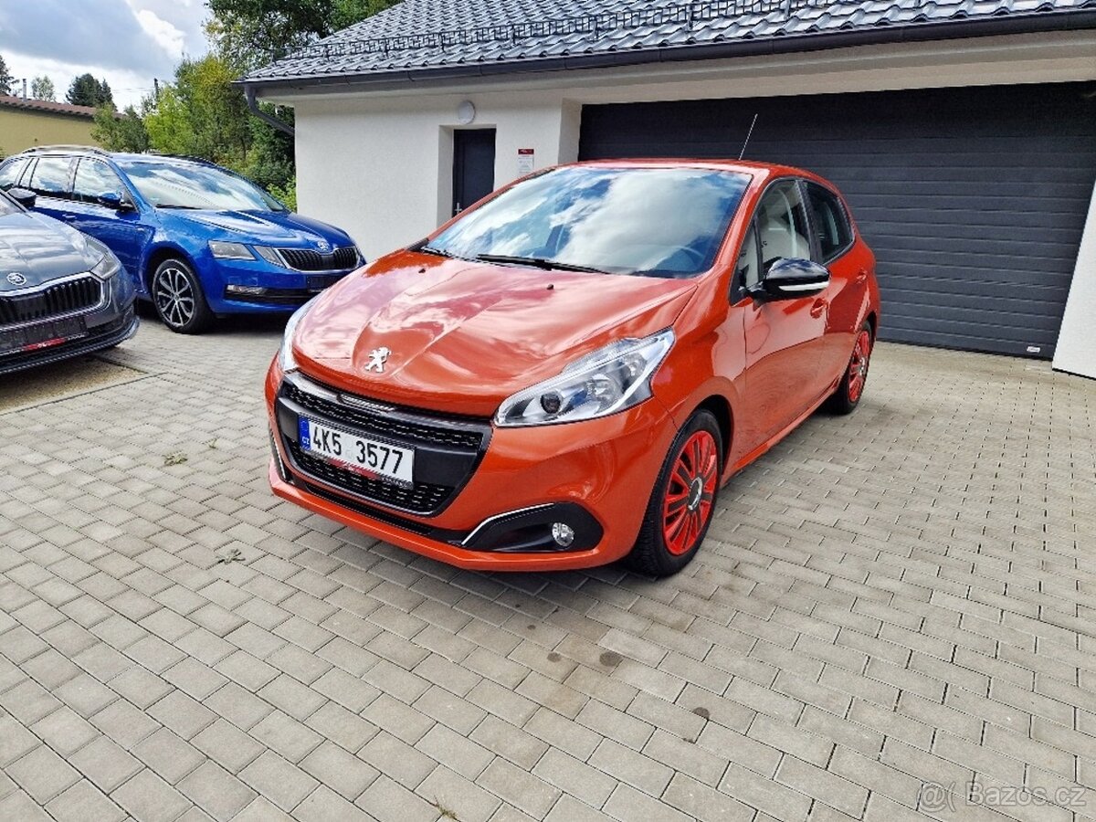 PEUGEOT 208, 1.2 PT (60 kW), 39 tis. km, servisní kniha - 2