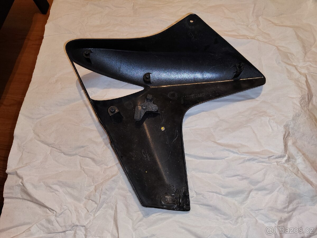 Boční plast ER6N - 2