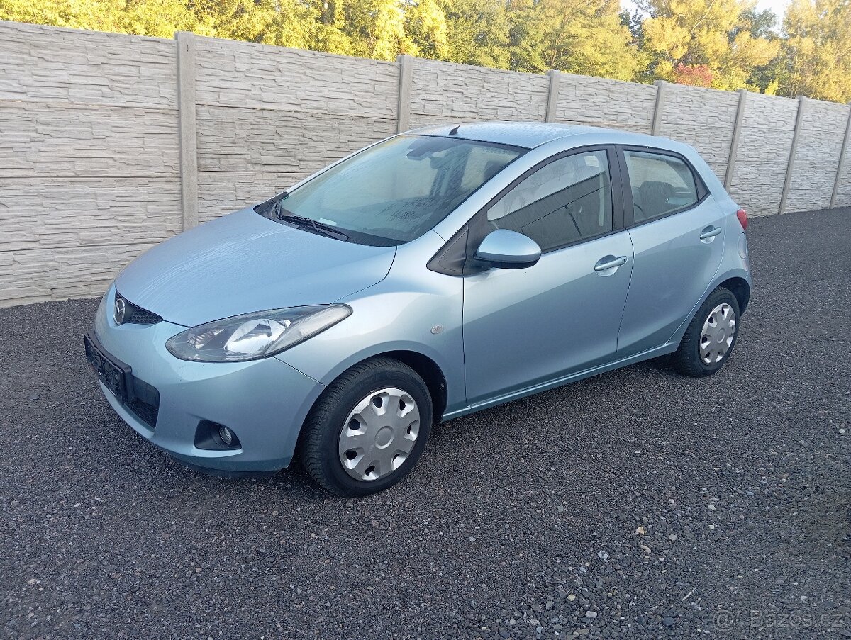 Mazda 2 1,5 benzín 76kw , výhřev sedaček - 2
