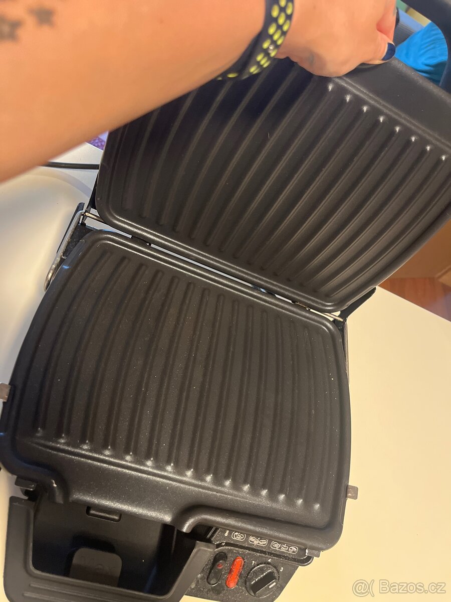 Tefal kontaktní gril skoro nový, 3× použitý - 2