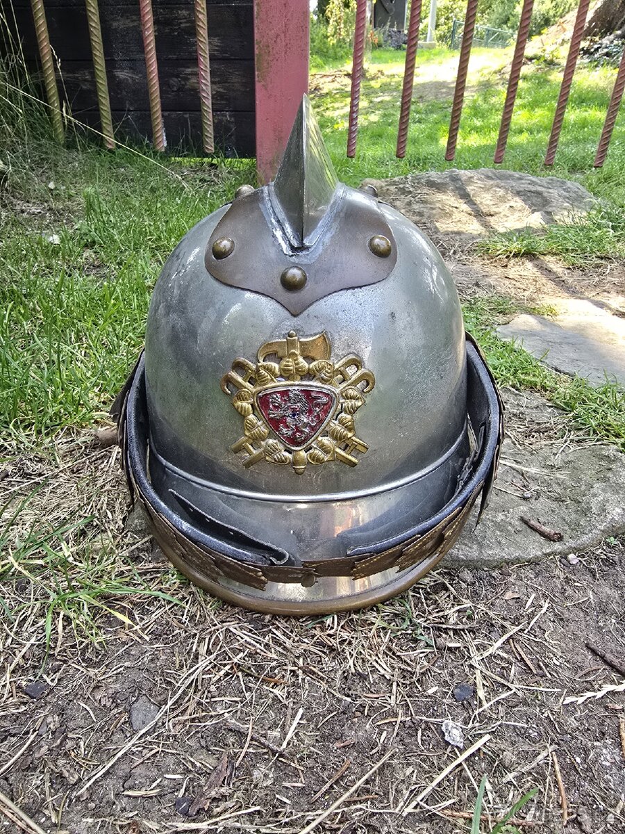 VELITELSKA HASIČSKÁ HELMA - 2