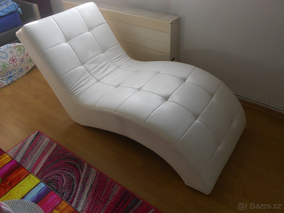 Křeslo - pololehátko - bílé. - 2