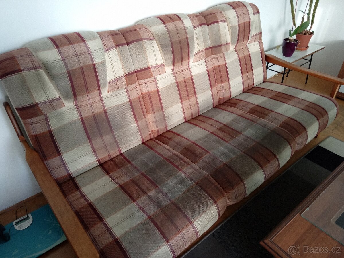 Robustní pohovka a 2 křesla - 2