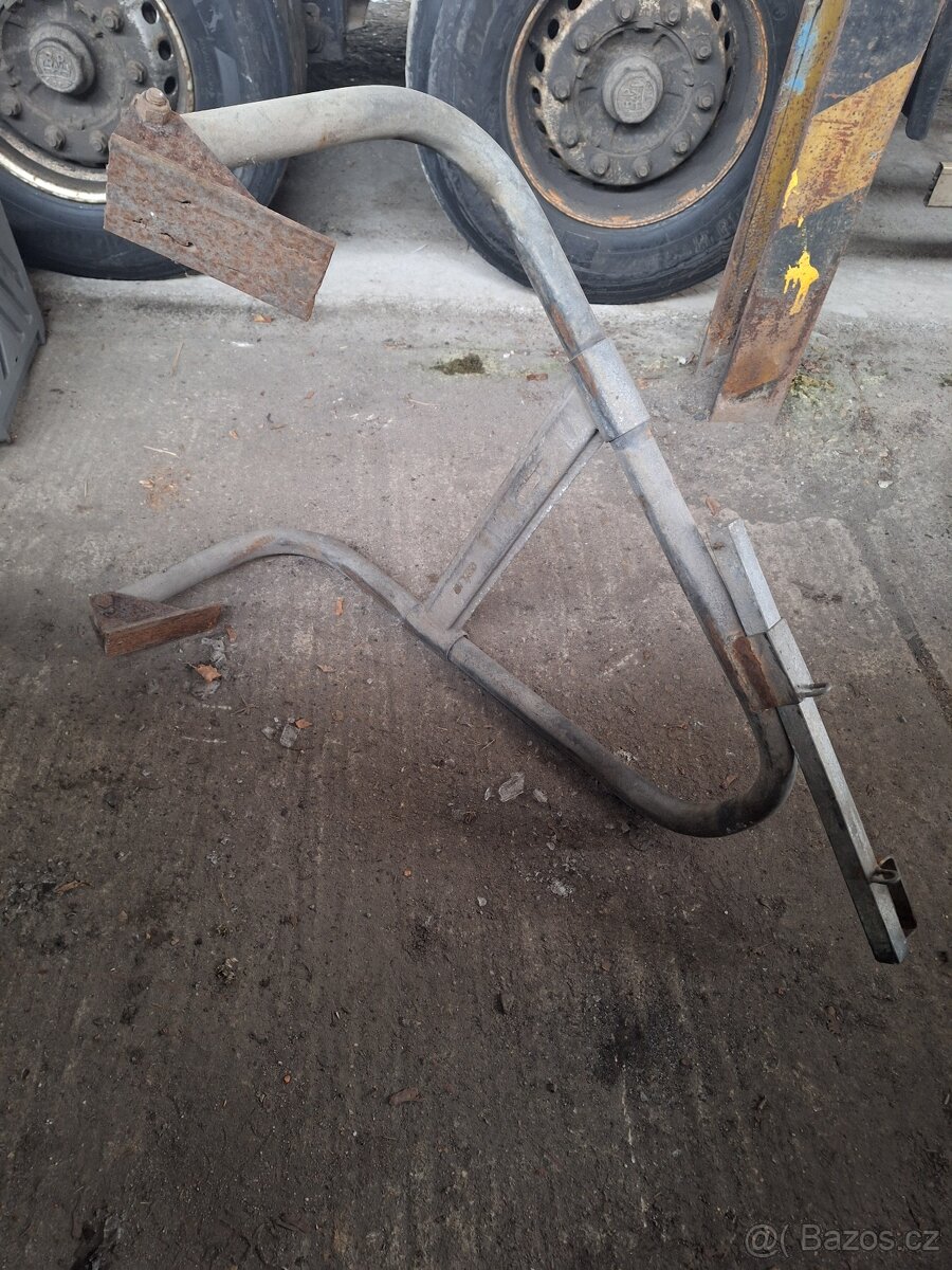 Držák rezervy návěsu - 2