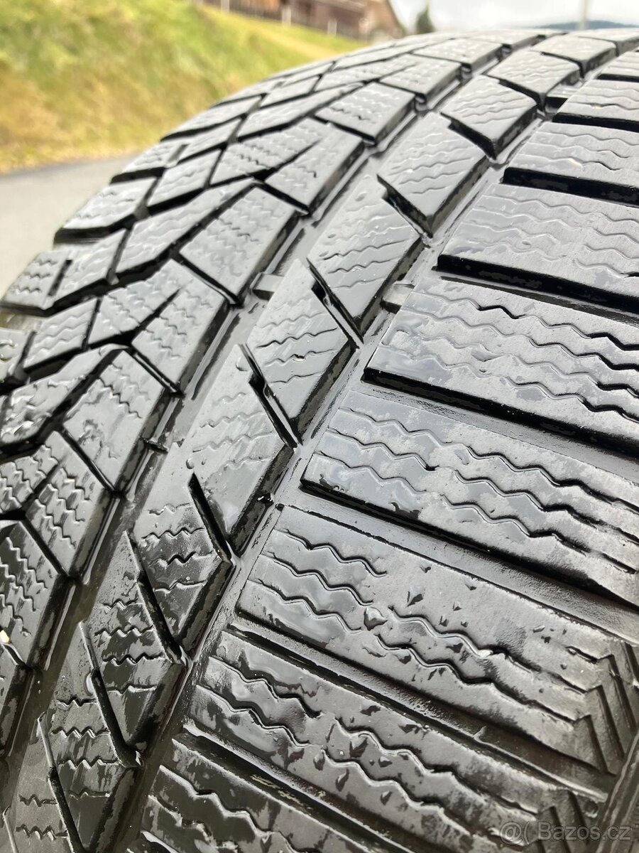 Zimní pneu 225/40 r18 - 2