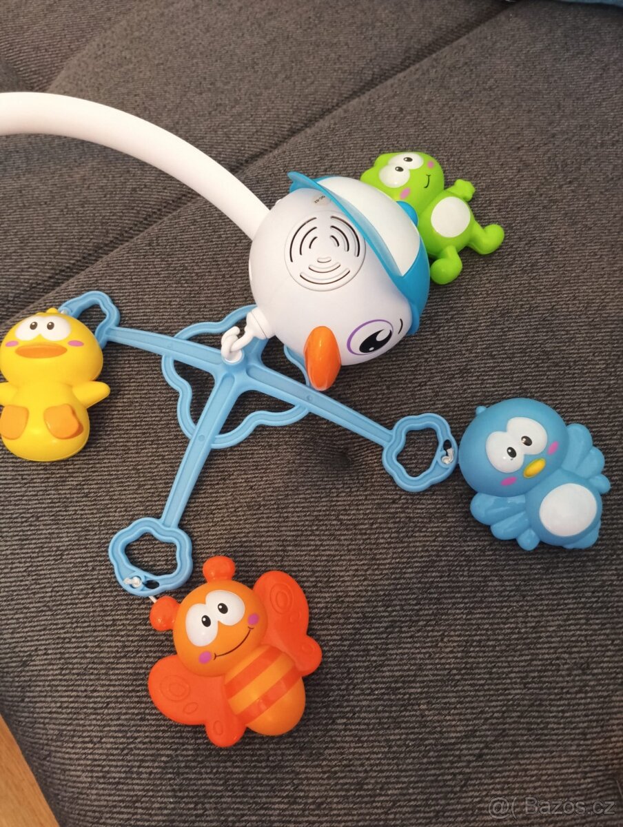 Kolotoč nad postýlku - 2