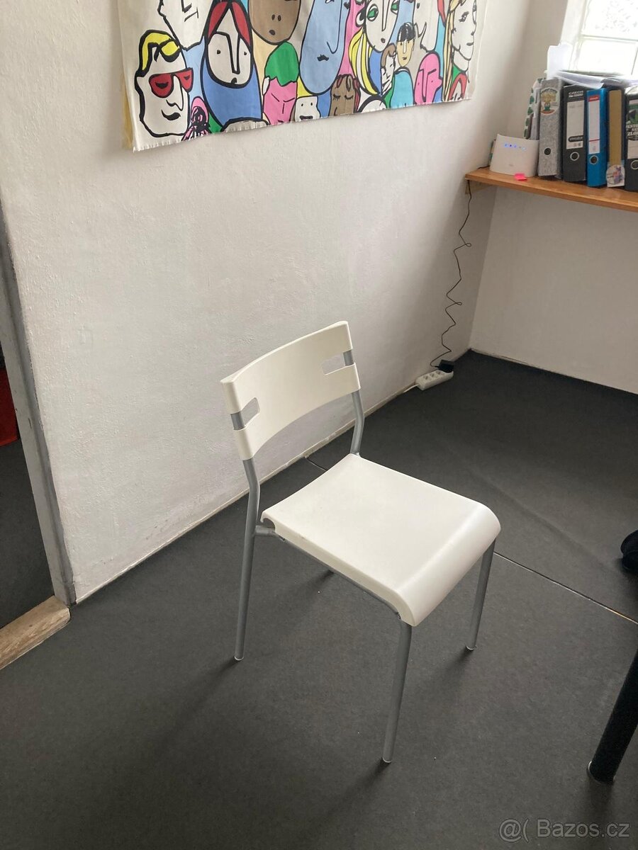 Stohovatelná židle 20 - 2