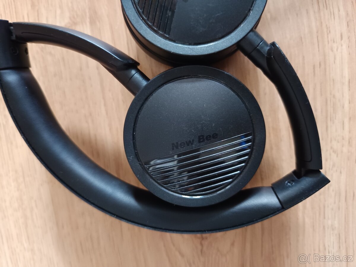 Drátová sluchátka s mikrofonem. New Bee - 2