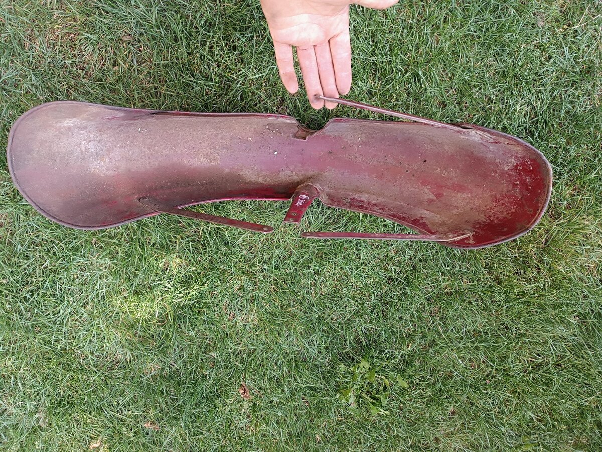 Přední blatník kyvacka 250/353 - 2